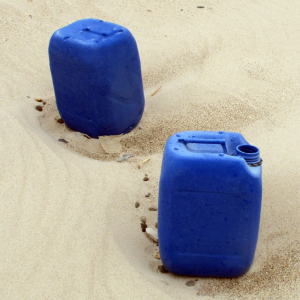 Jerry can open, empty